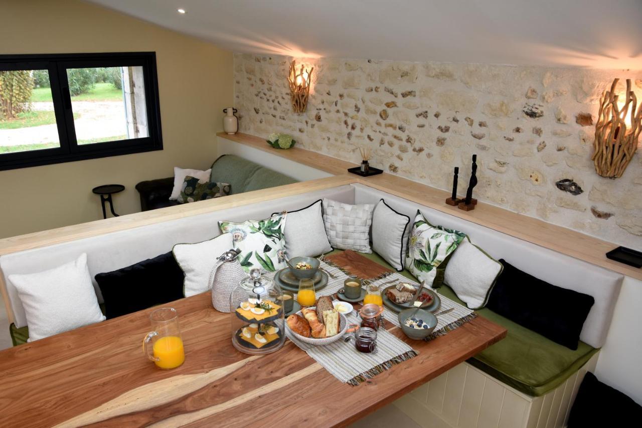 Girauderies Chambres D'Hotes/B+B Floirac  エクステリア 写真