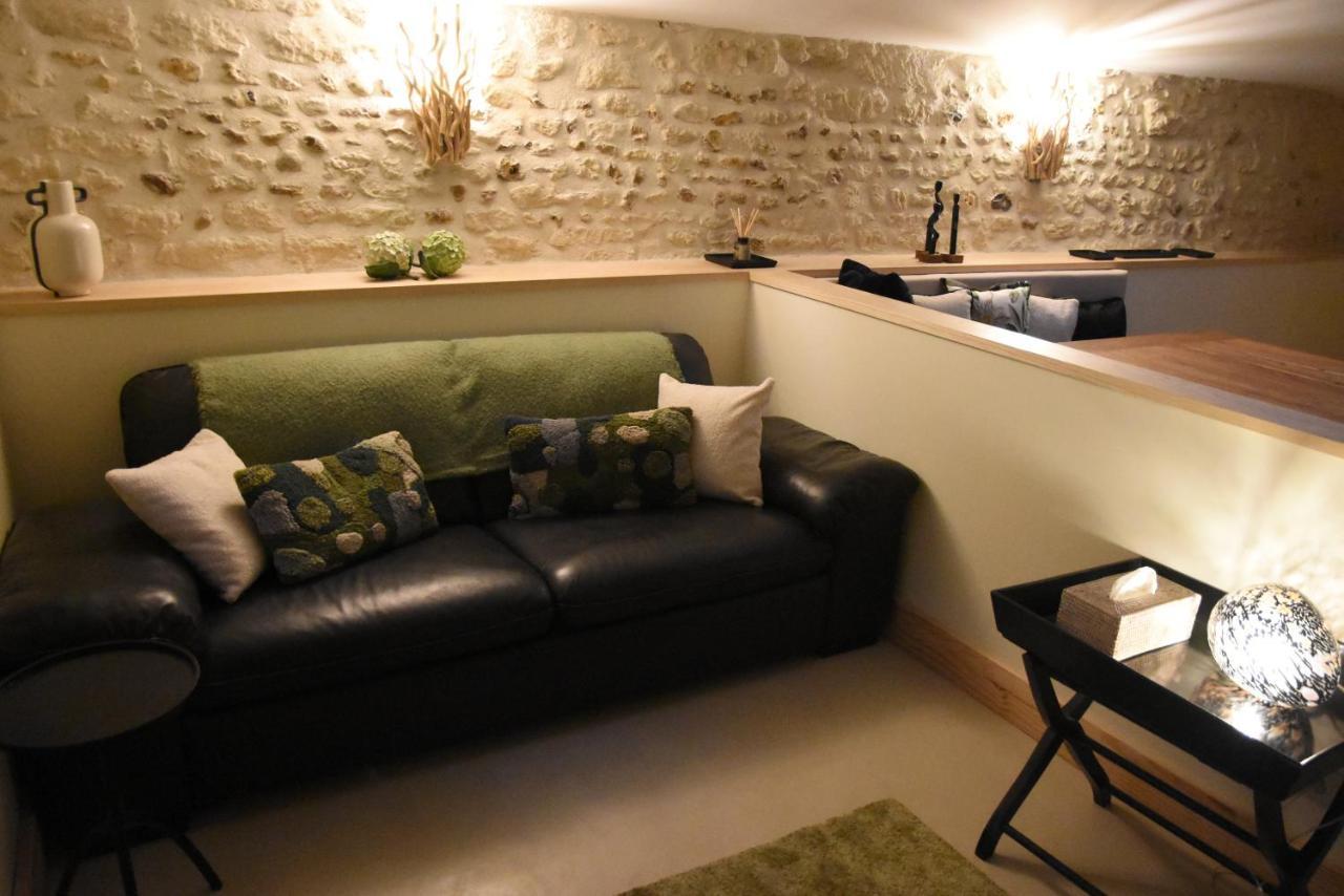 Girauderies Chambres D'Hotes/B+B Floirac  エクステリア 写真