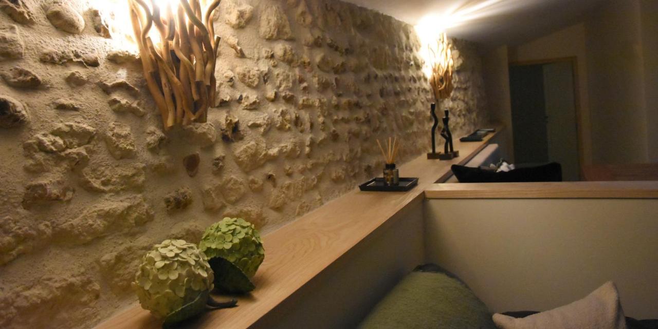 Girauderies Chambres D'Hotes/B+B Floirac  エクステリア 写真